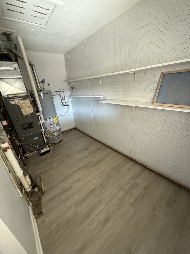 Foto del edificio - 1645 W Elm St