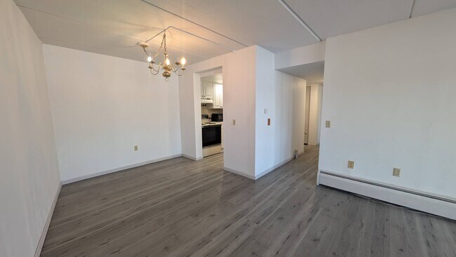 Foto del edificio - 7106 Fortune Dr
