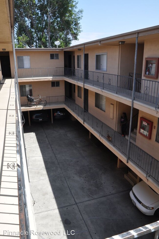 Foto del edificio - 4935 W 120th St