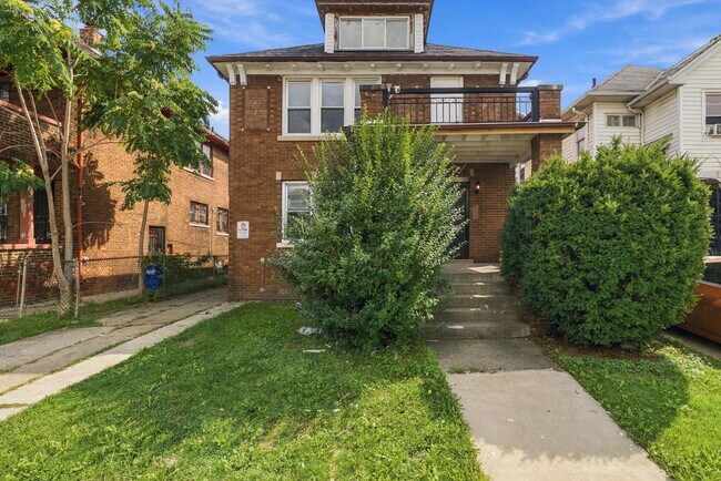 Building Photo - 2691 Pasadena St