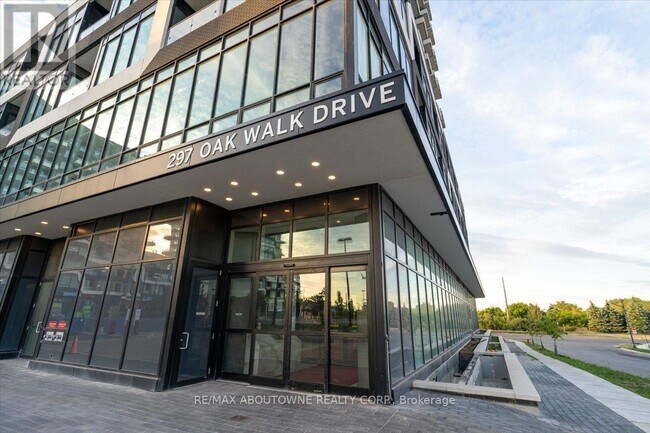 Photo du bâtiment - 297-2297 Oak Walk Dr