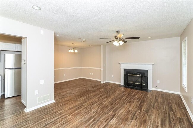 Building Photo - 229 Brookside Dr