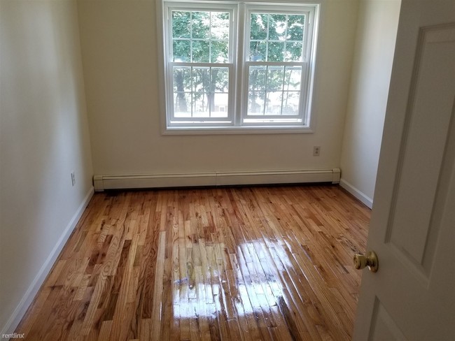 Foto del edificio - 1 br, 1 bath Condo - Claremont Condominium...