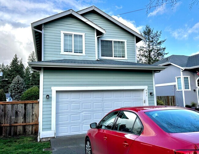 Building Photo - Spacious 4-Bedroom Home with Modern Comforts in Spanaway, WA