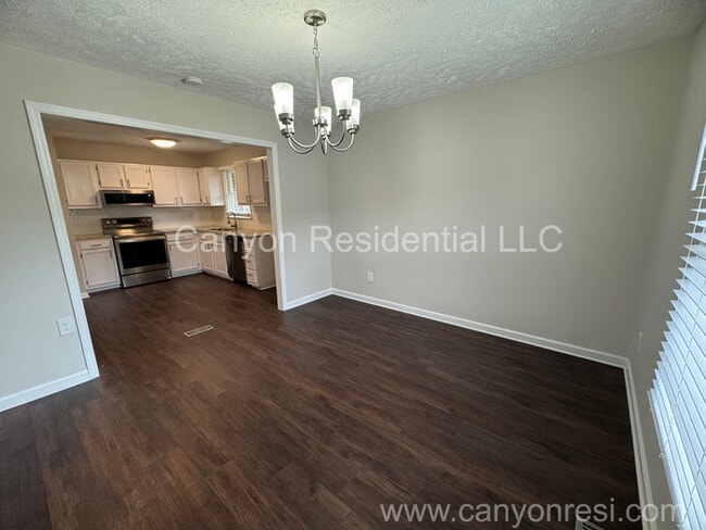 Foto del edificio - 6615 Burgenfield Dr