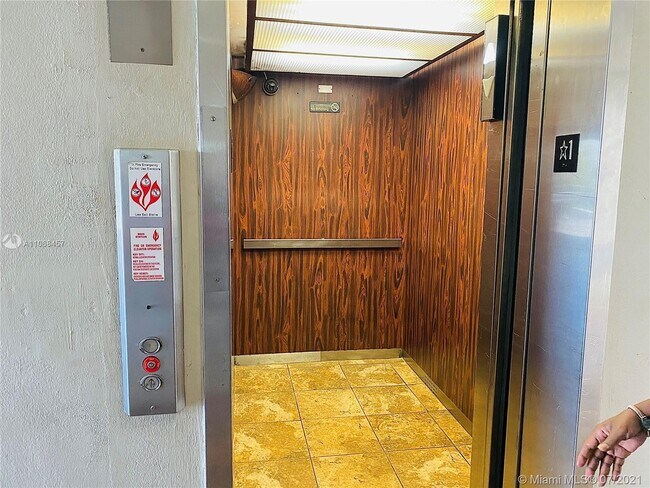 Foto del edificio - 4898 NW 29th Ct