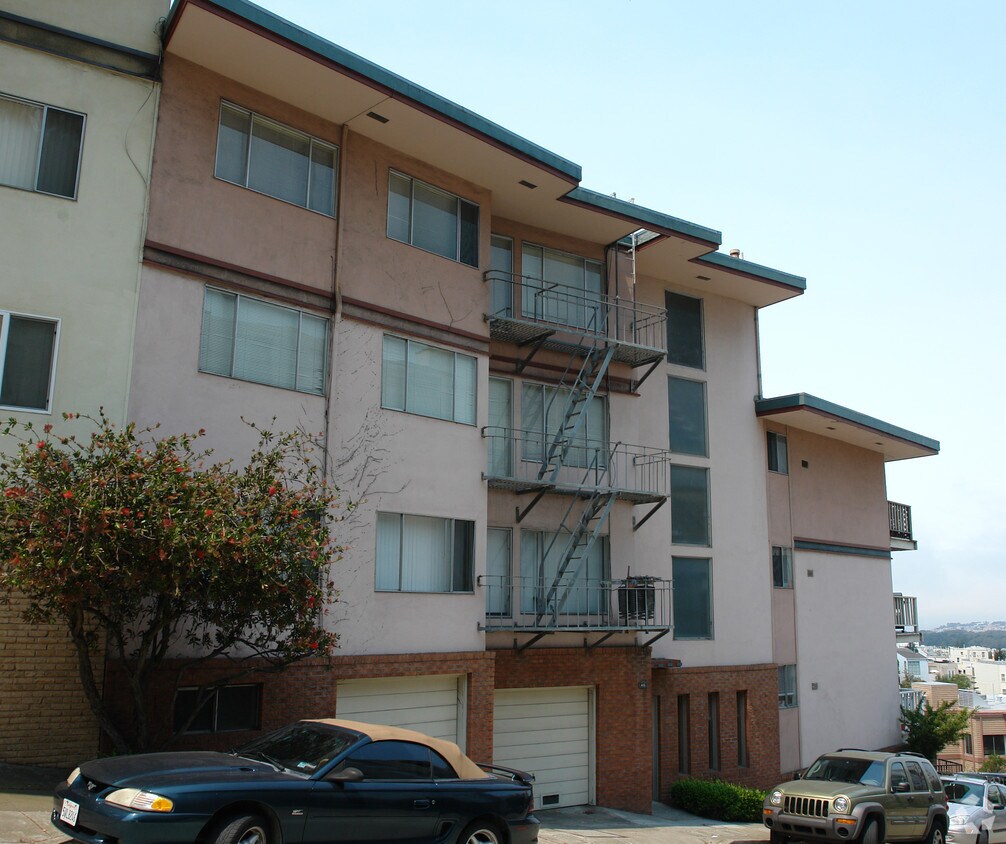 Building Photo - 485 Warren Dr