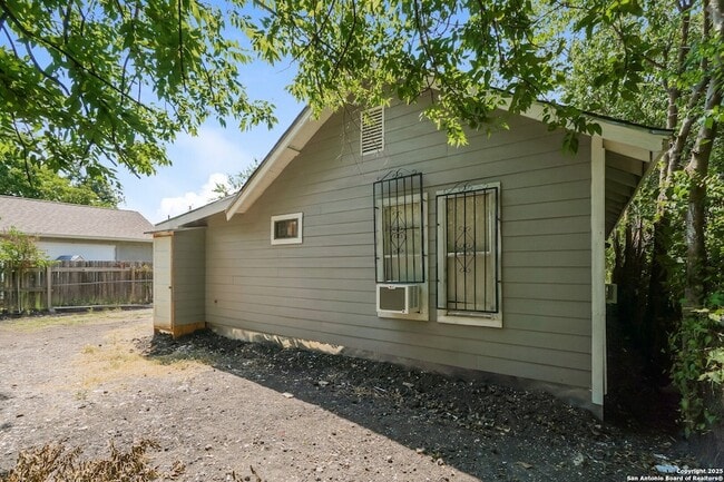 Foto del edificio - 1819 San Carlos St