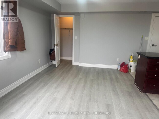 Photo du bâtiment - 1795 Markham Rd