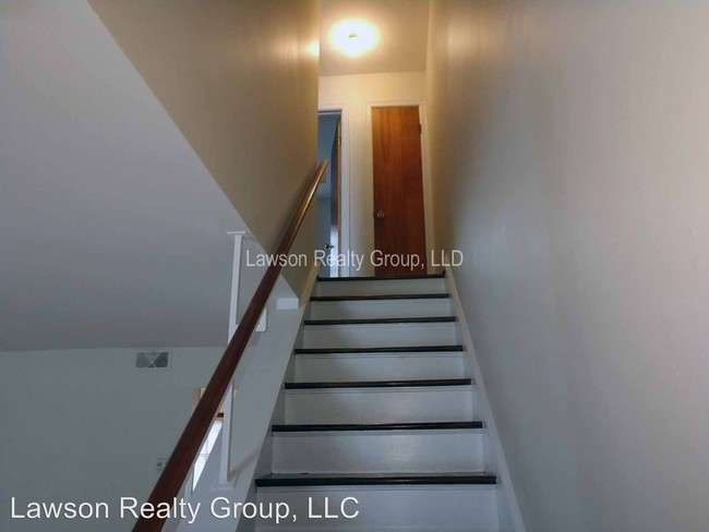 Building Photo - 821 Apperson Dr