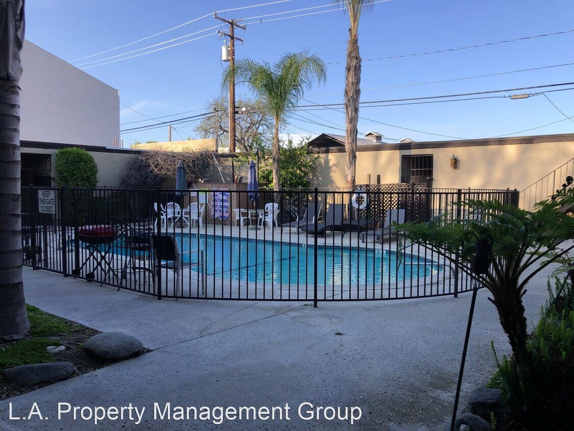 Foto principal - 24308 Walnut St