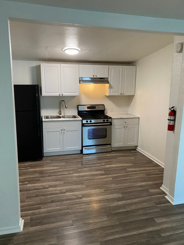 Building Photo - 5415 Buena Vista St
