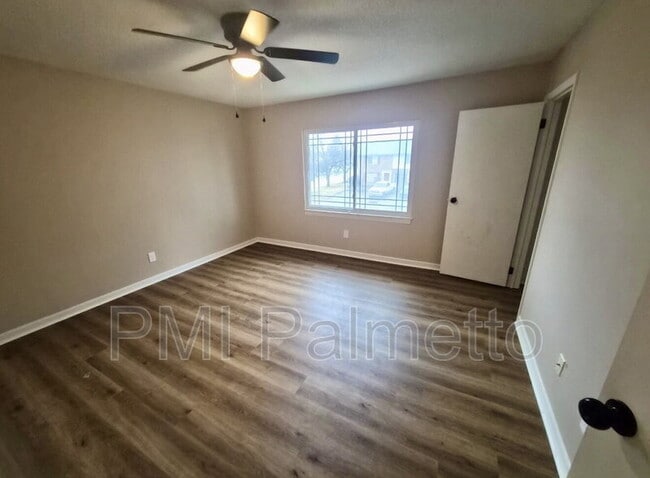 Foto del edificio - 1244 Grove Park Ln