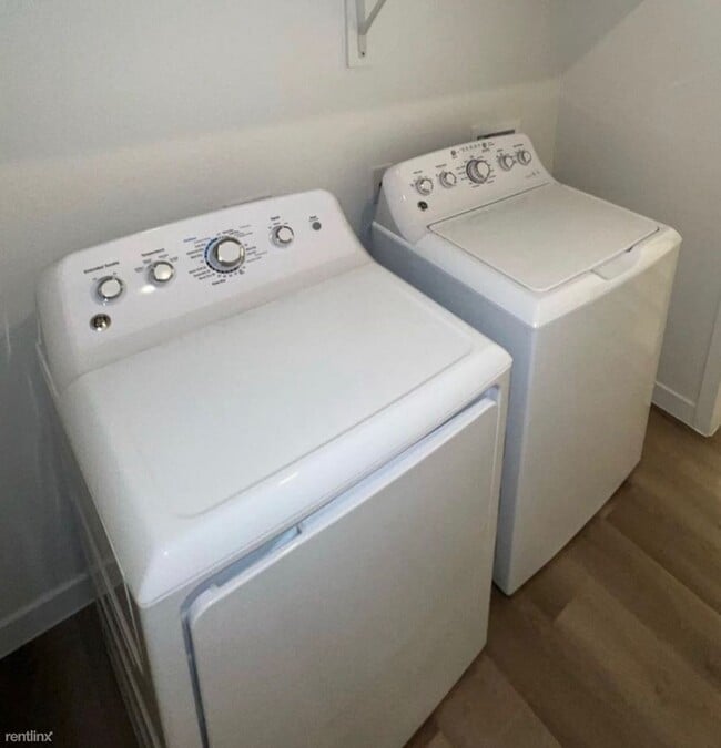 Building Photo - 1 br, 1 bath Condo - 12701 Lexington St  1...