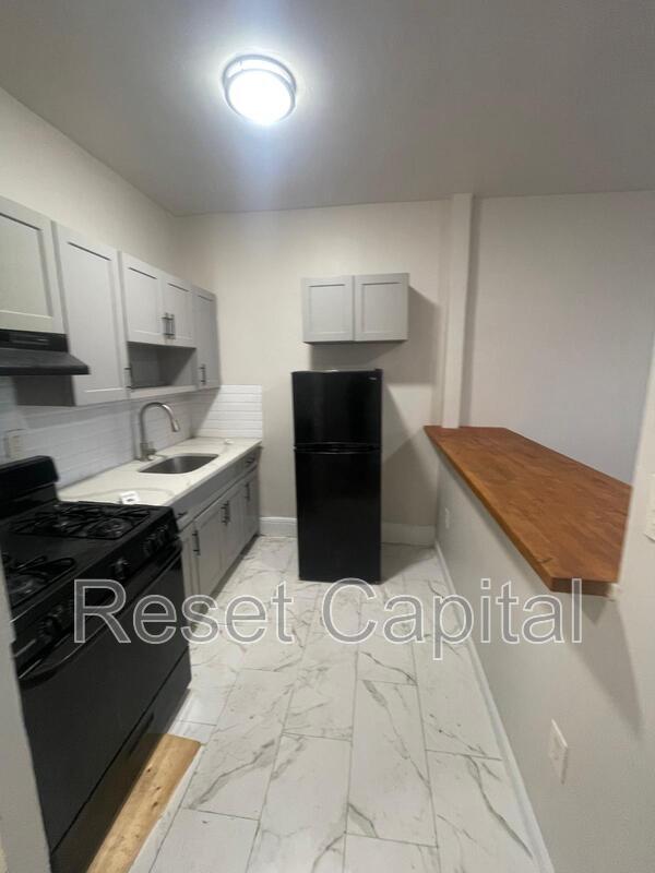 Primary Photo - 131 N 16th St