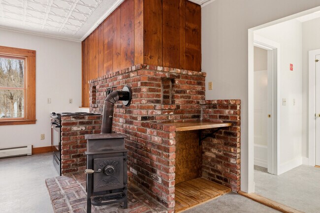 Foto del edificio - 113 Railroad Ave