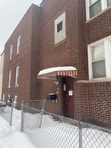 Primary Photo - 4325 N Kimball Ave