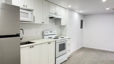 Building Photo - 136 Rue Bérard