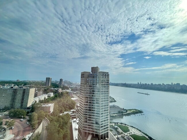 Foto del edificio - 7000 JFK Blvd E