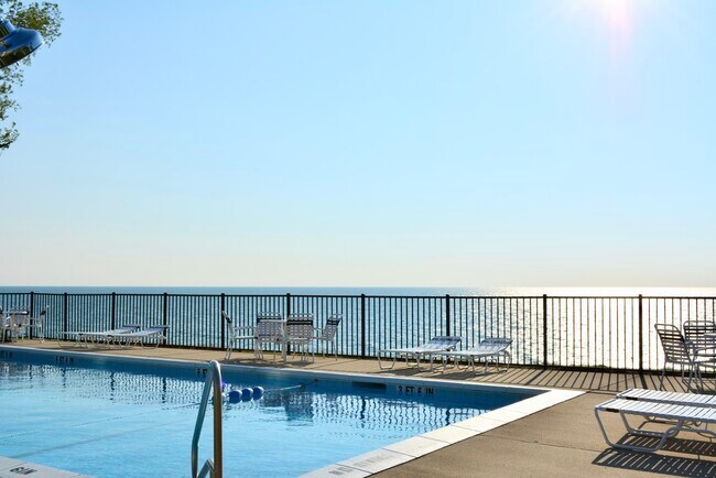 Foto del edificio - 3616 Lakeshore Dr