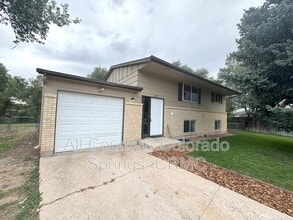 Building Photo - 1389 Commanchero Ct