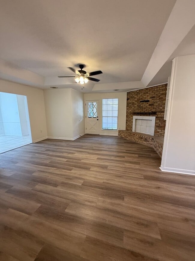 Foto del edificio - Must see this Beautiful Remolded 4 Bedroom 2.5 Bath Home in Walker