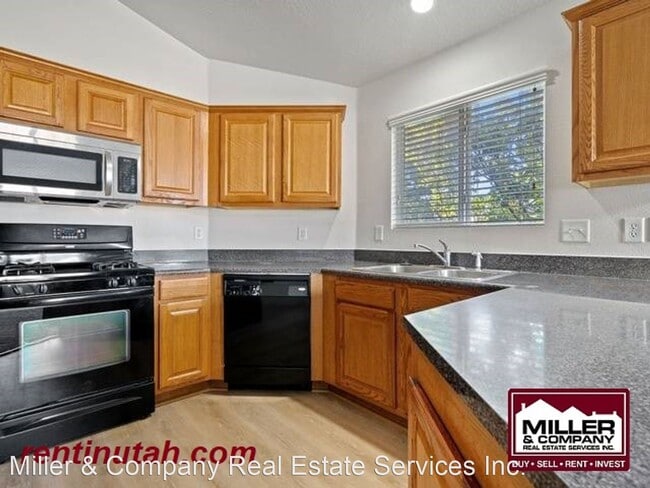 Building Photo - 3 br, 2 bath House - 3822 Clare Dr. #C-11 ...