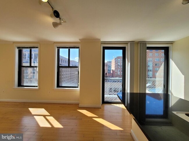 Foto del edificio - 631 D St NW