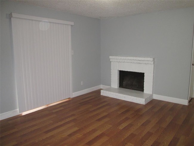 Building Photo - 6110 W Mt Houston Rd