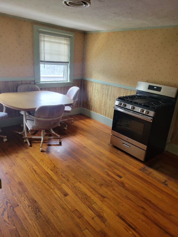 Building Photo - 4 Farnsworth Ct