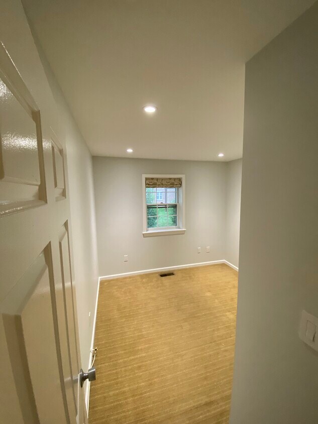 Foto principal - 4916 Bradley Blvd