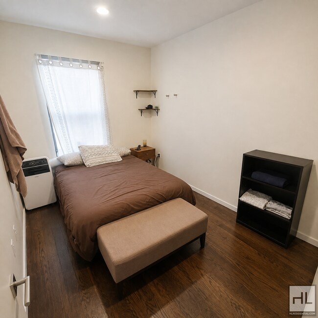 Foto del edificio - NOSTRAND AVENUE / Crown Heights / AVAIL SEPT 1st.