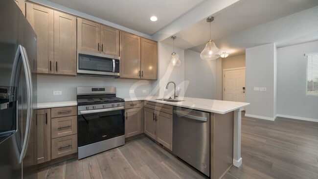 Building Photo - Townhome in Greenways at Sand Creek