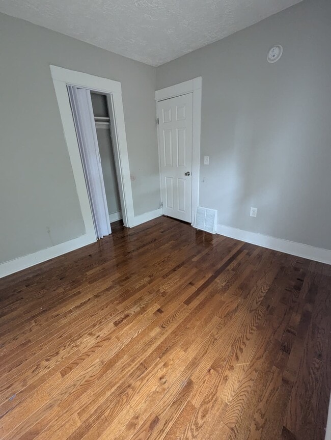 Building Photo - 76 3rd St
