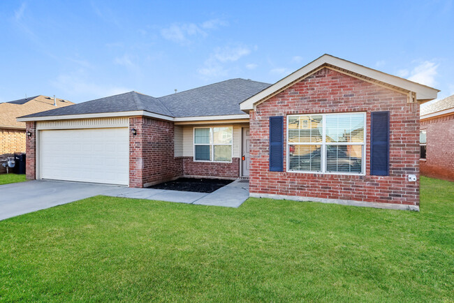 Building Photo - Gorgeous Home!