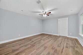 Building Photo - 19543 Quiet Brook Dr