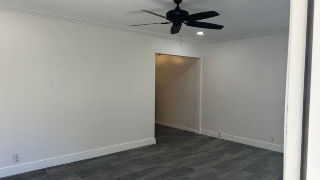 Building Photo - 3359 1/2 Sequoia Drive