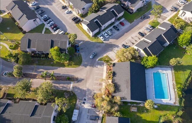 Foto del edificio - 4033 HENLEY Rd