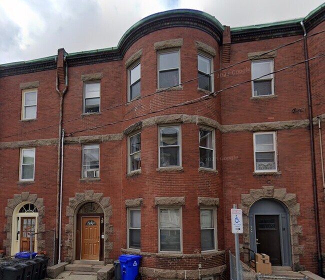 Building Photo - 71 Pontiac St