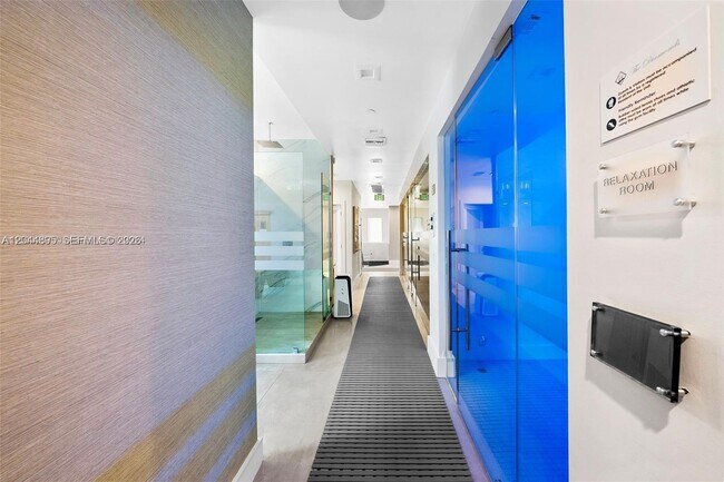 Foto del edificio - 4779 Collins Ave