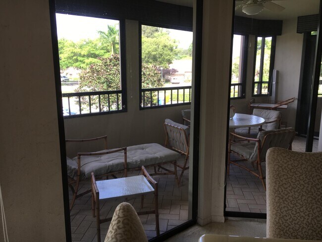 Building Photo - 4702 Fountains Dr S