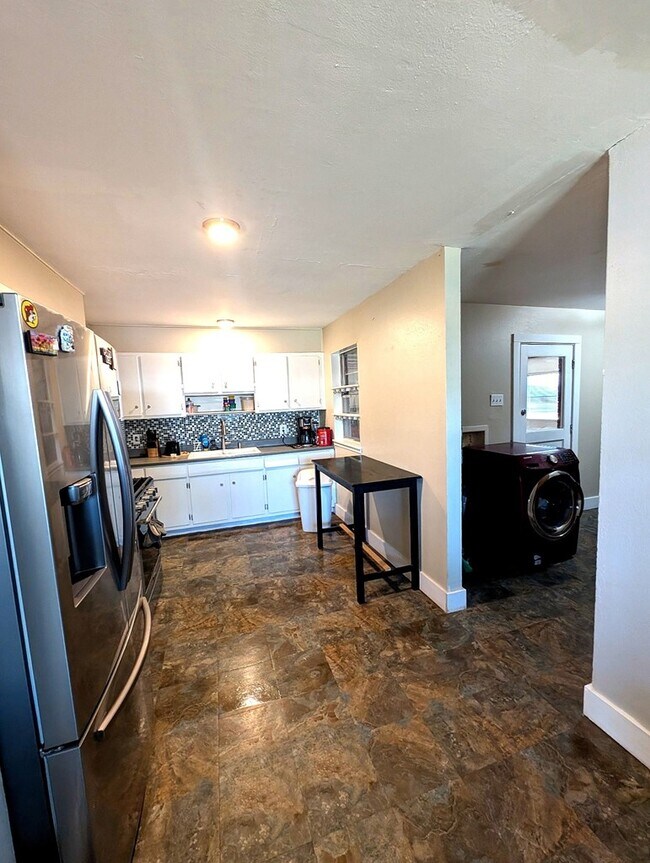 Foto del edificio - 1202 Douglas Dr