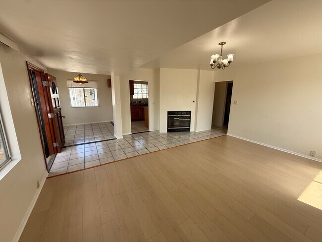 Foto del edificio - 4040 W 164th St