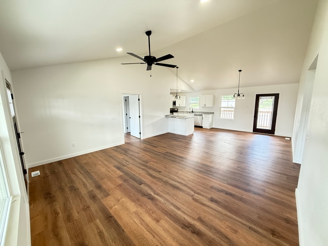 Building Photo - 127 Sky View Meadow Dr