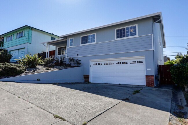 Building Photo - 3 Bed / 2.5 Bath Millbrae home in the high...