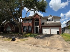 Building Photo - 2211 Cambridge Dale Ct