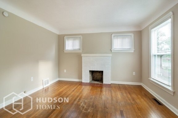 Building Photo - 10115 Bryant Dr