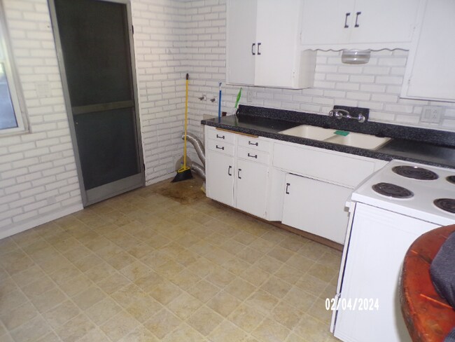 Foto del edificio - 2027 Thomas Ave