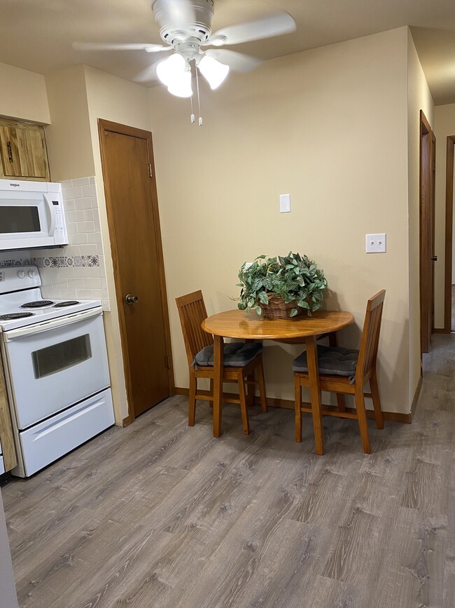 S70W14965 Cornell Cir Unit 6, Muskego, WI 53150 S70W14965 Cornell Cir