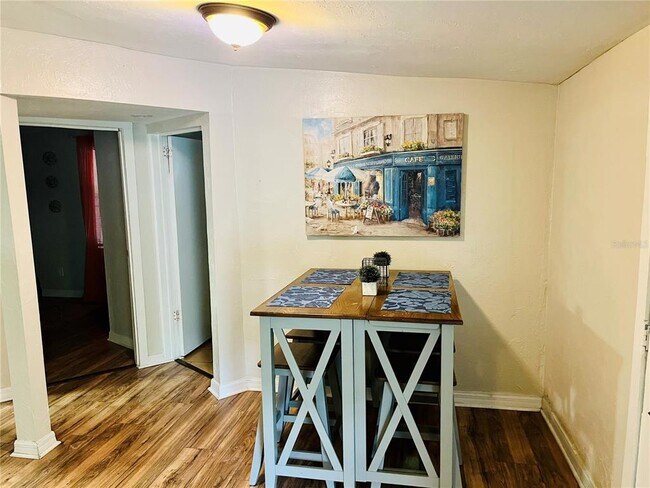 Foto del edificio - 228 W Jean St